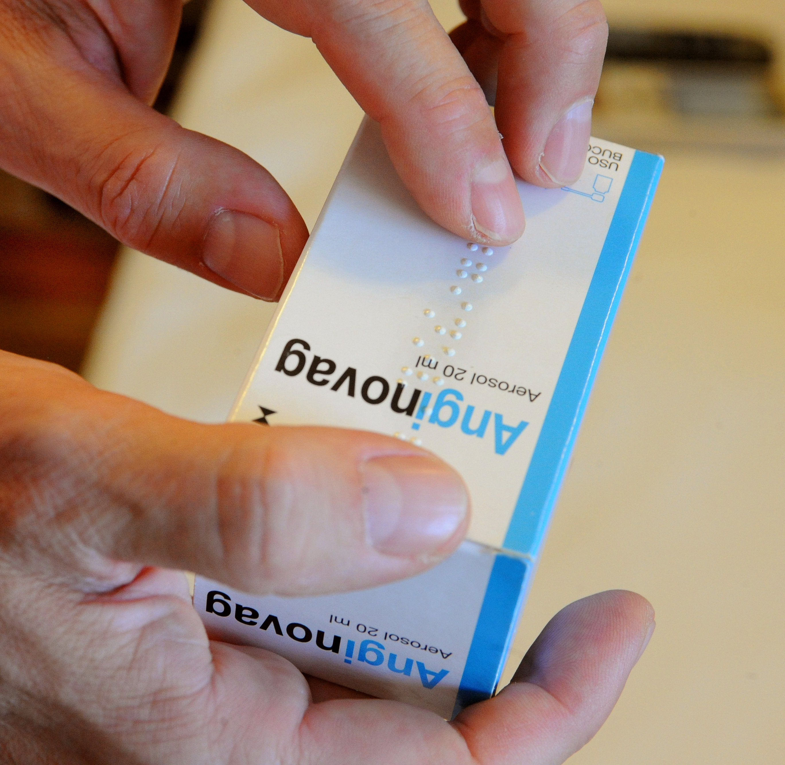 Medicamento etiquetado en braille