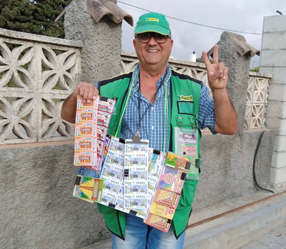 Antonio Infante, vendedor de la ONCE en Vejer de la Frontera