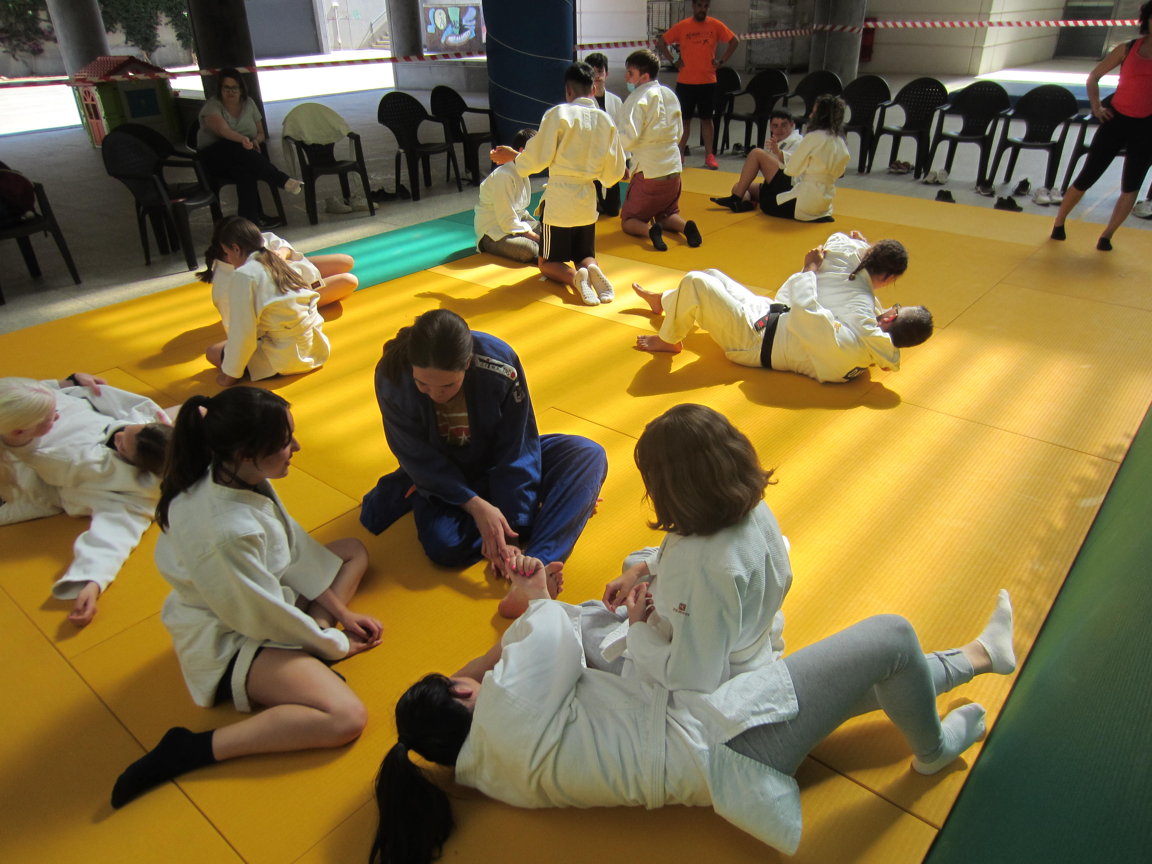 Practicando Judo al aire libre