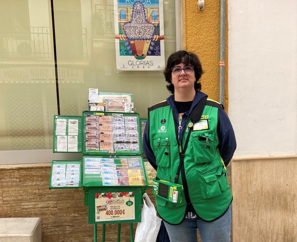 Carmen García, vendedora de la ONCE en Málaga