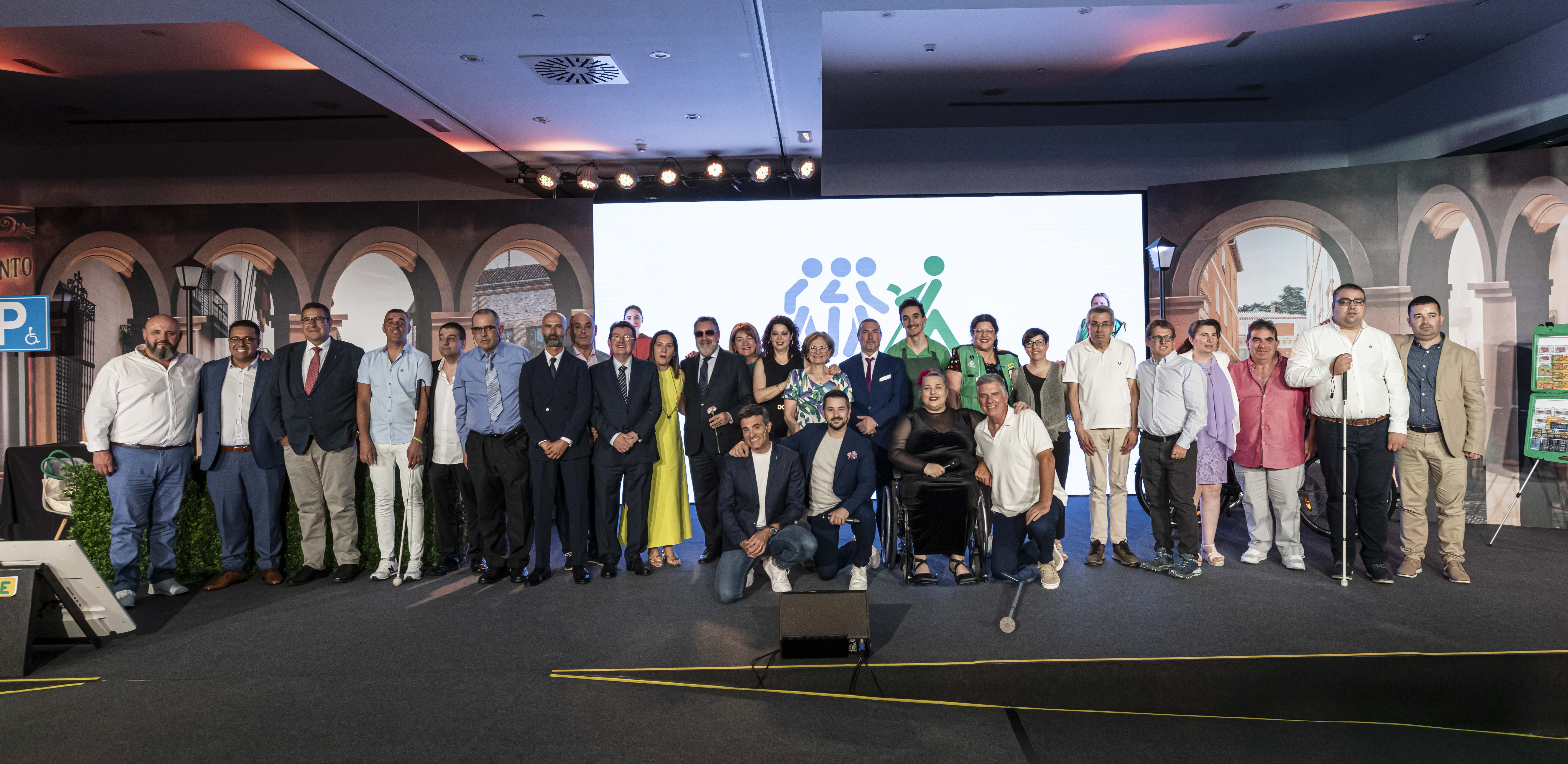 Foto de familia con todos los premiados