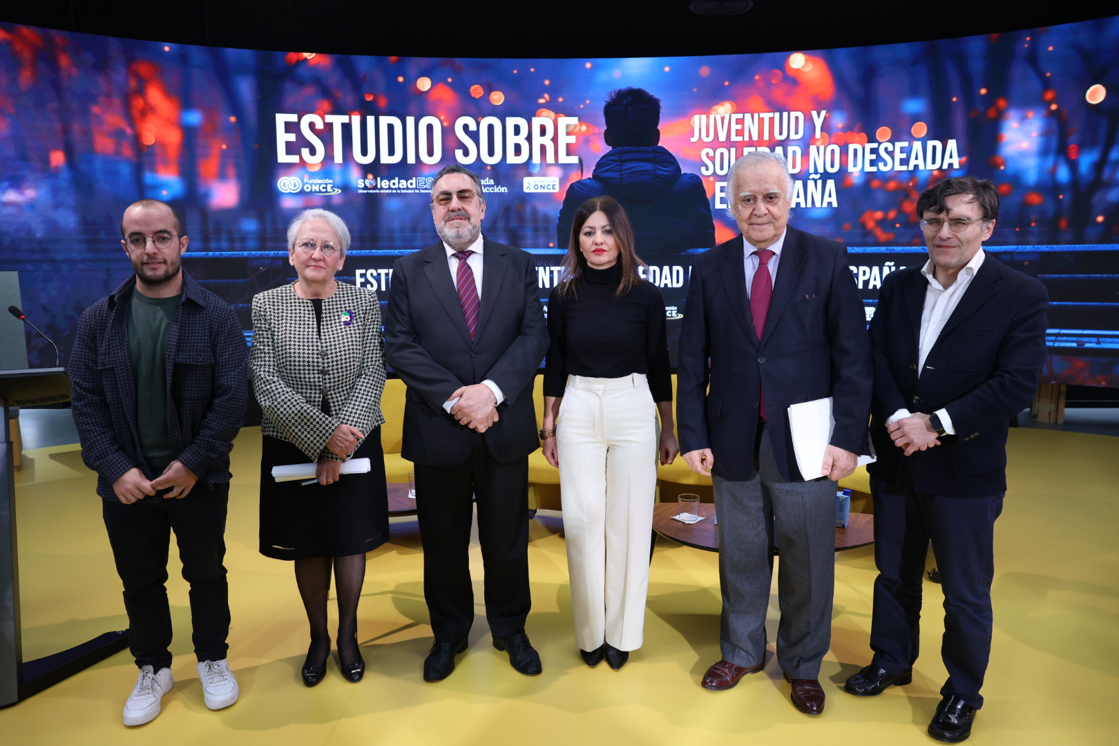 Foto de familia de la presentación del Informe en Madrid