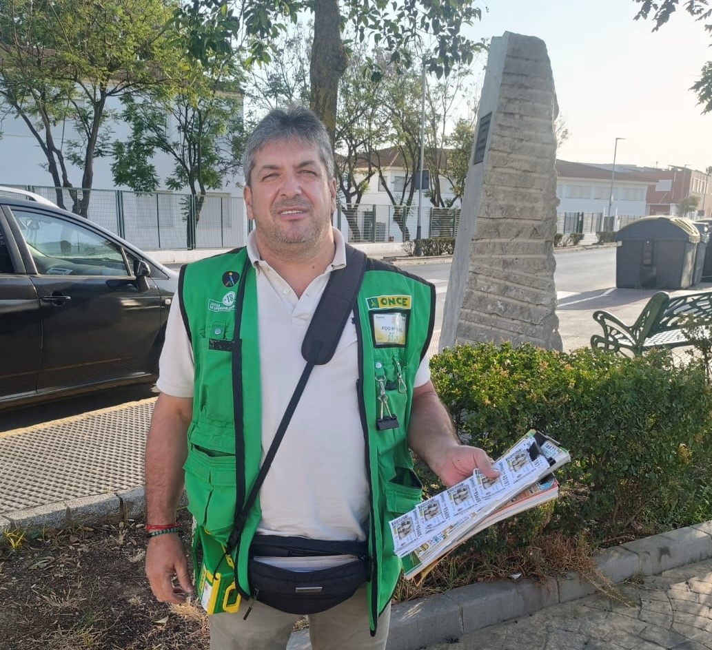 Francisco Castro, vendedor de la ONCE en Moguer