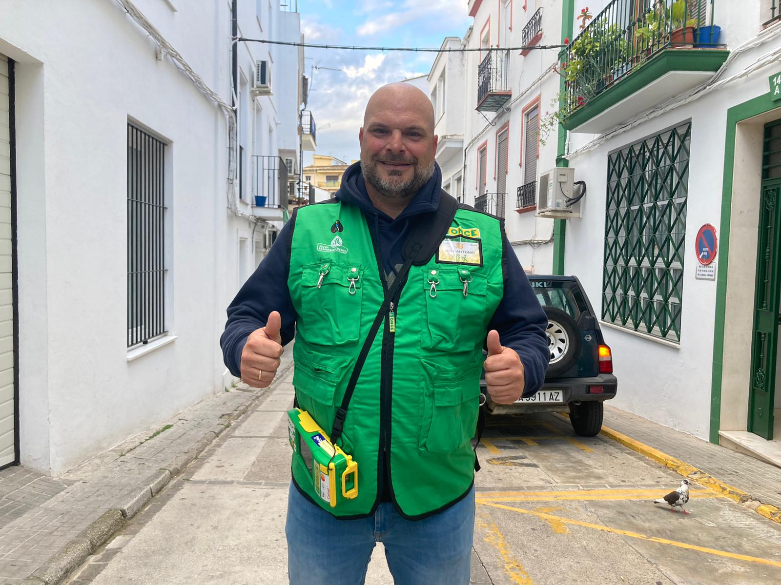 José Antonio Benítez, vendedor de la ONCE en Ubrique