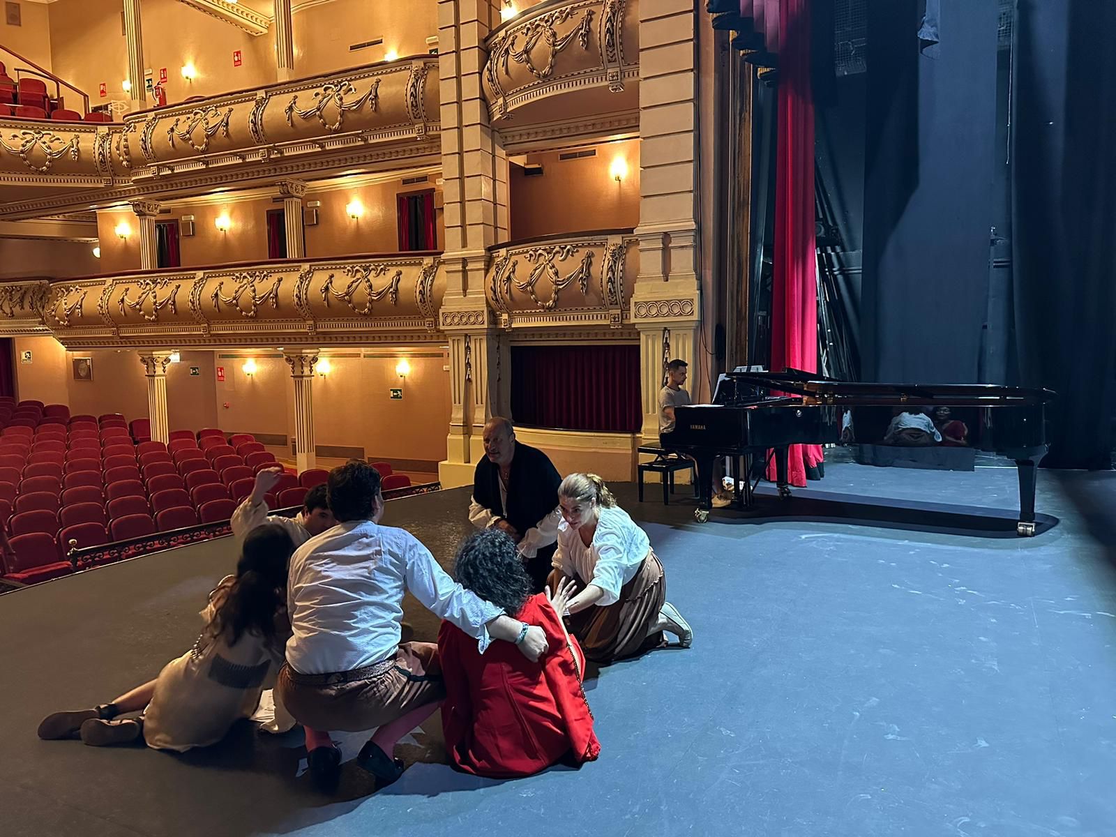 Ensayo de Tiflonuba en el Gran Teatro de Huelva