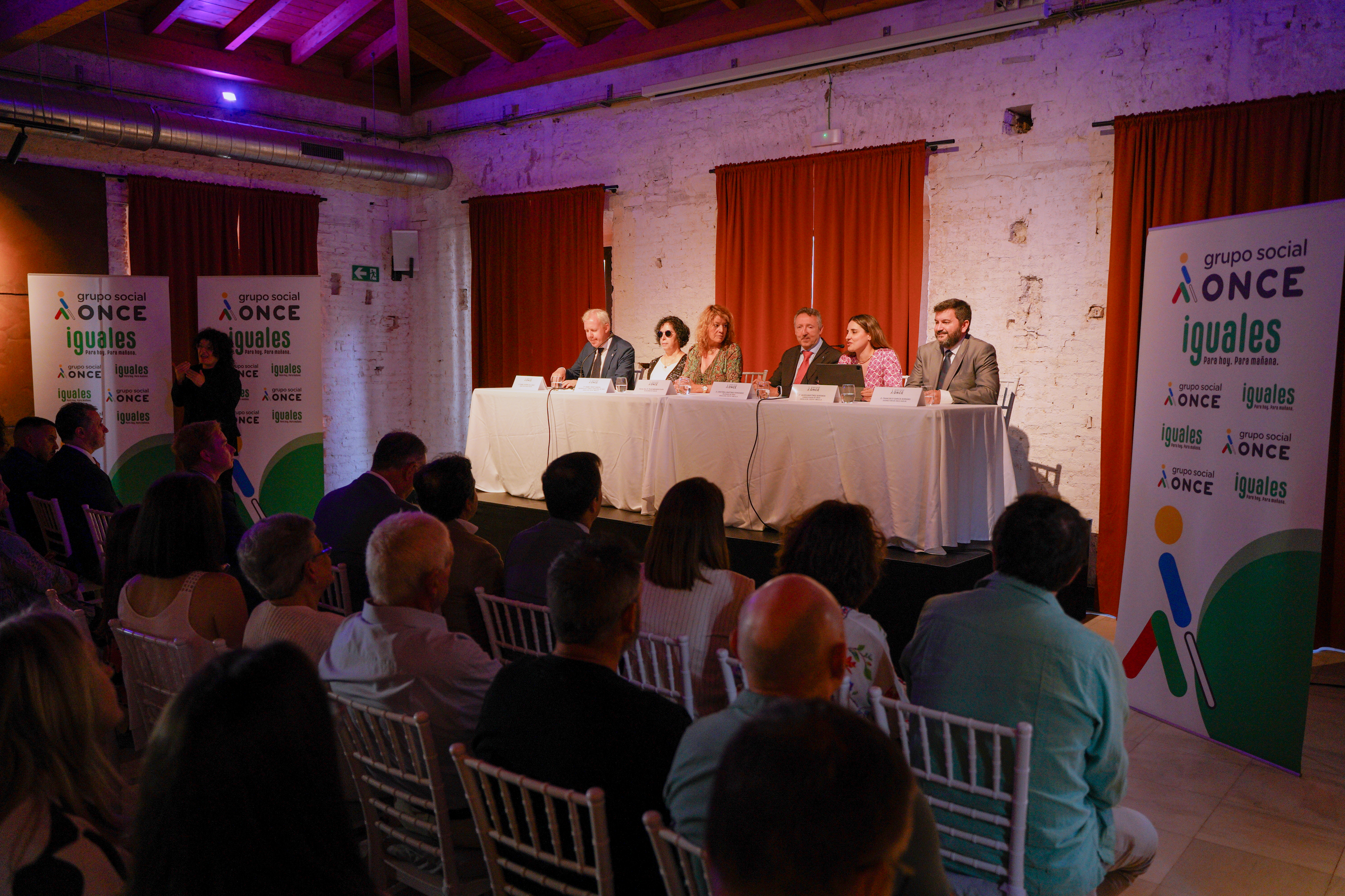 El acto de presentación del nuevo director tuvo lugar en La Casona de Huelva