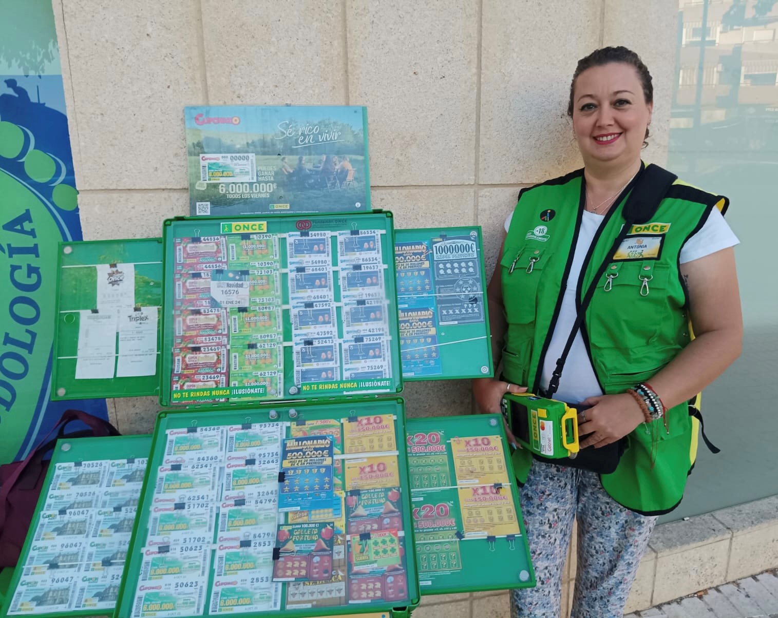 Toñi García, vendedora de la ONCE en Jerez