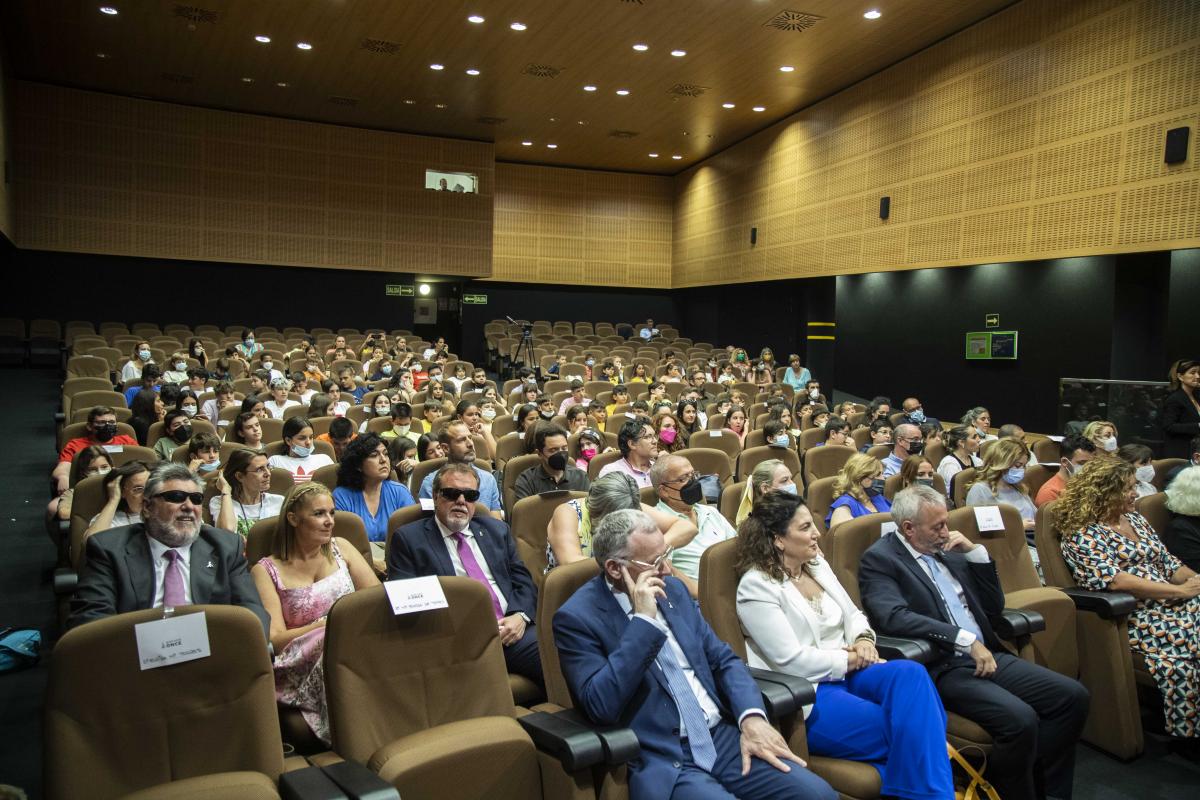 Vista general del Salón de Actos del CRE de Sevilla durante la entrega de premios