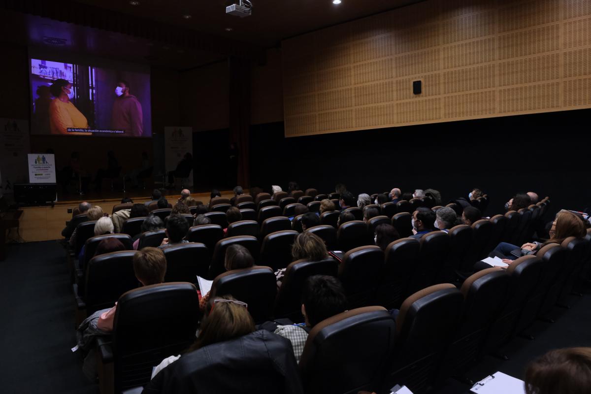 Vista general del salón de actos del CRE de Sevilla en la jornada de inauguración del encuentro