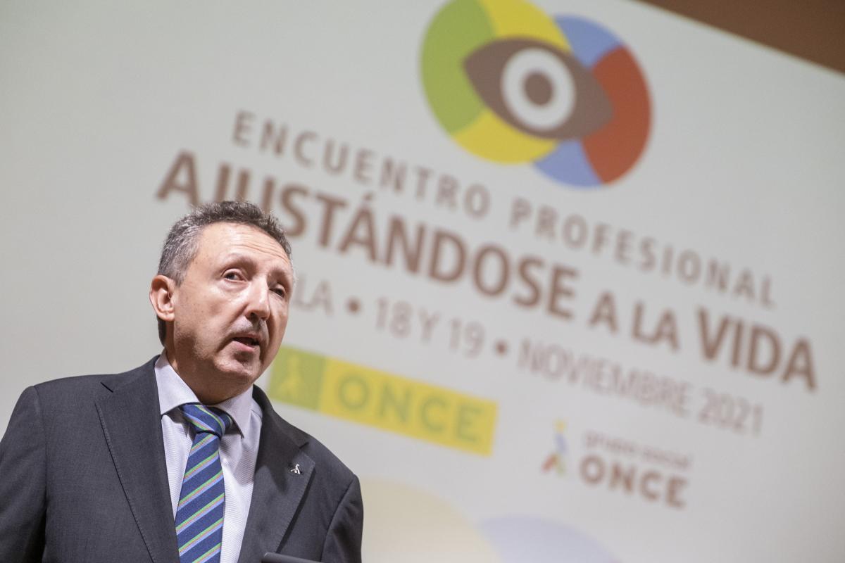 Martínez felicitó a los profesionales de la ONCE por su entrega durante la pandemia