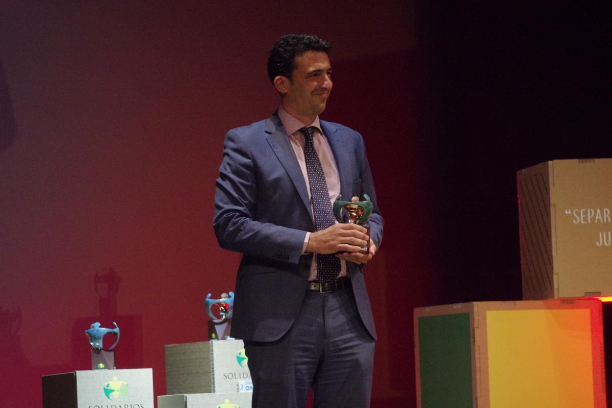 Rafael Cía recogió el premio a la categoría de Empresa en nombre UNEI