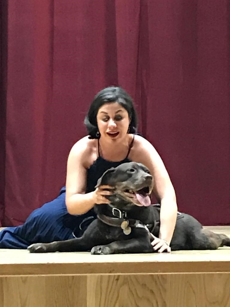 La interpretación de Marina Rojas con su perro guía Boston fue auténticamente sobrecogedora