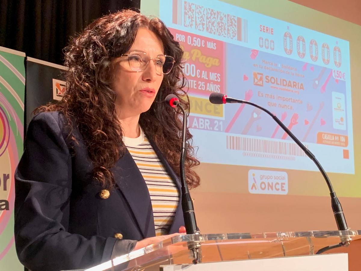 La consejera de Igualdad, Rocío Ruiz, reiteró su compromiso con los colectivos más vulnerables