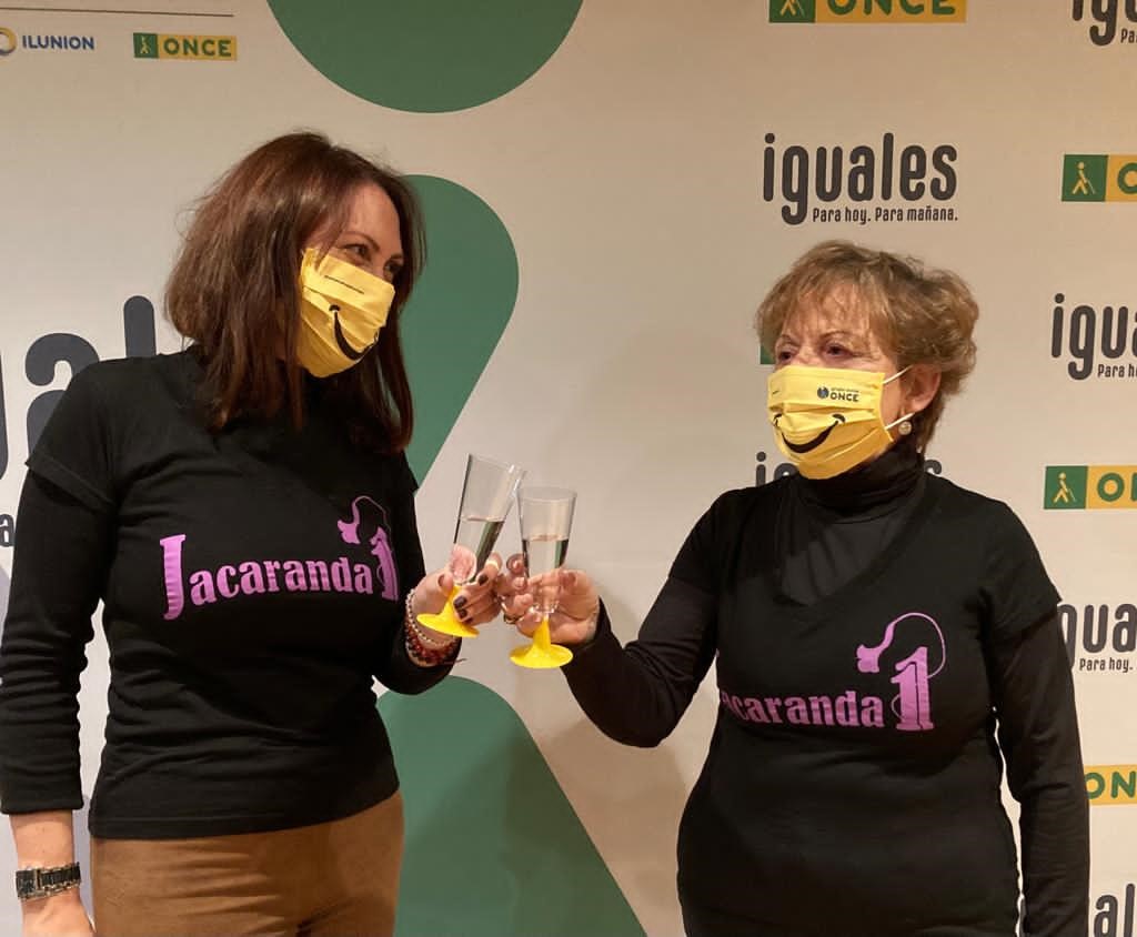 Las actrices de Jacaranda11 Mónica Madrid y Carmen de la Torre brindan por los grandes proyectos que les aguardan