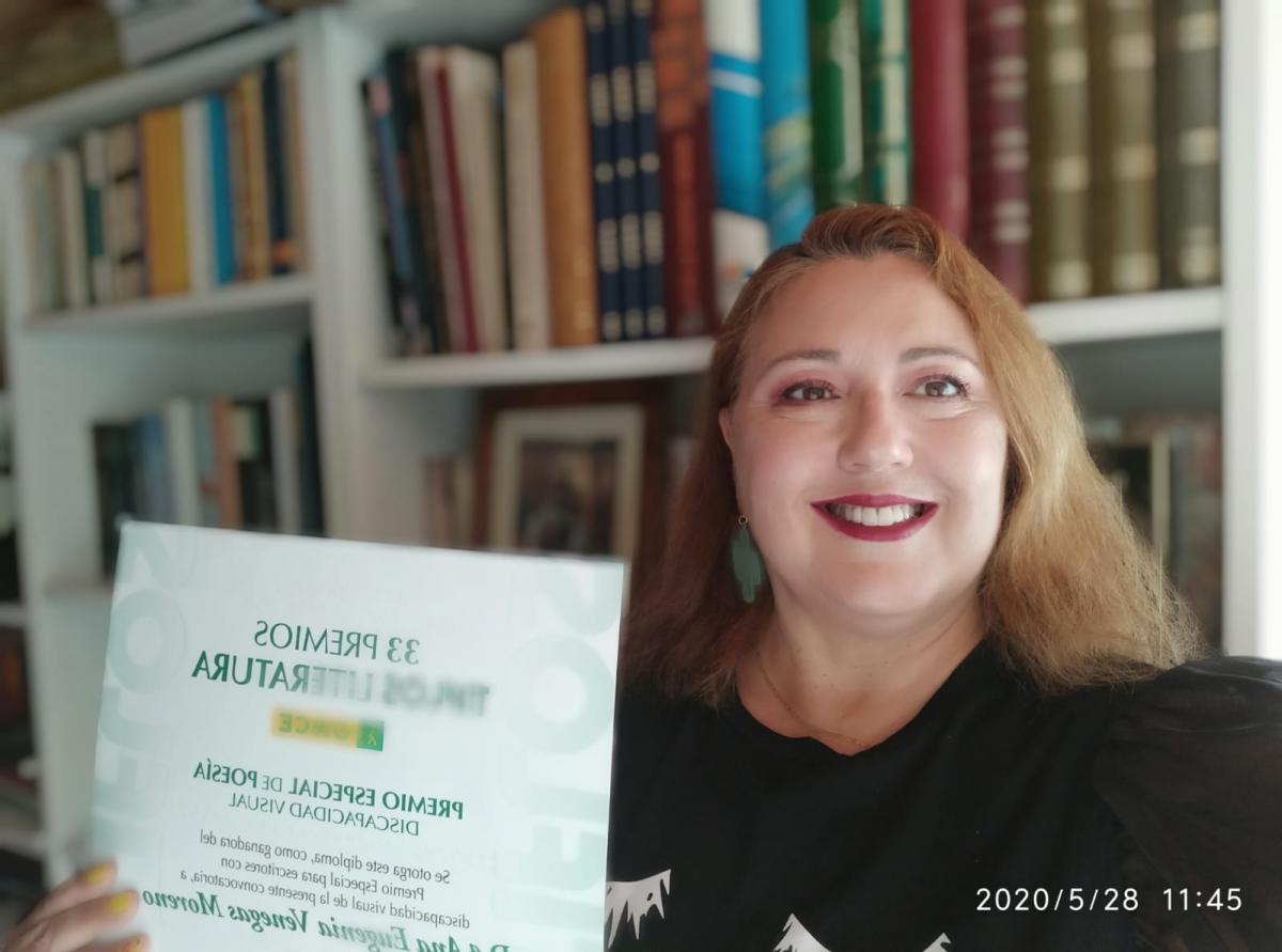 Ana Eugenia Venegas, ganadora del premio de Poesía en la categoría de escritores con discapacidad visual