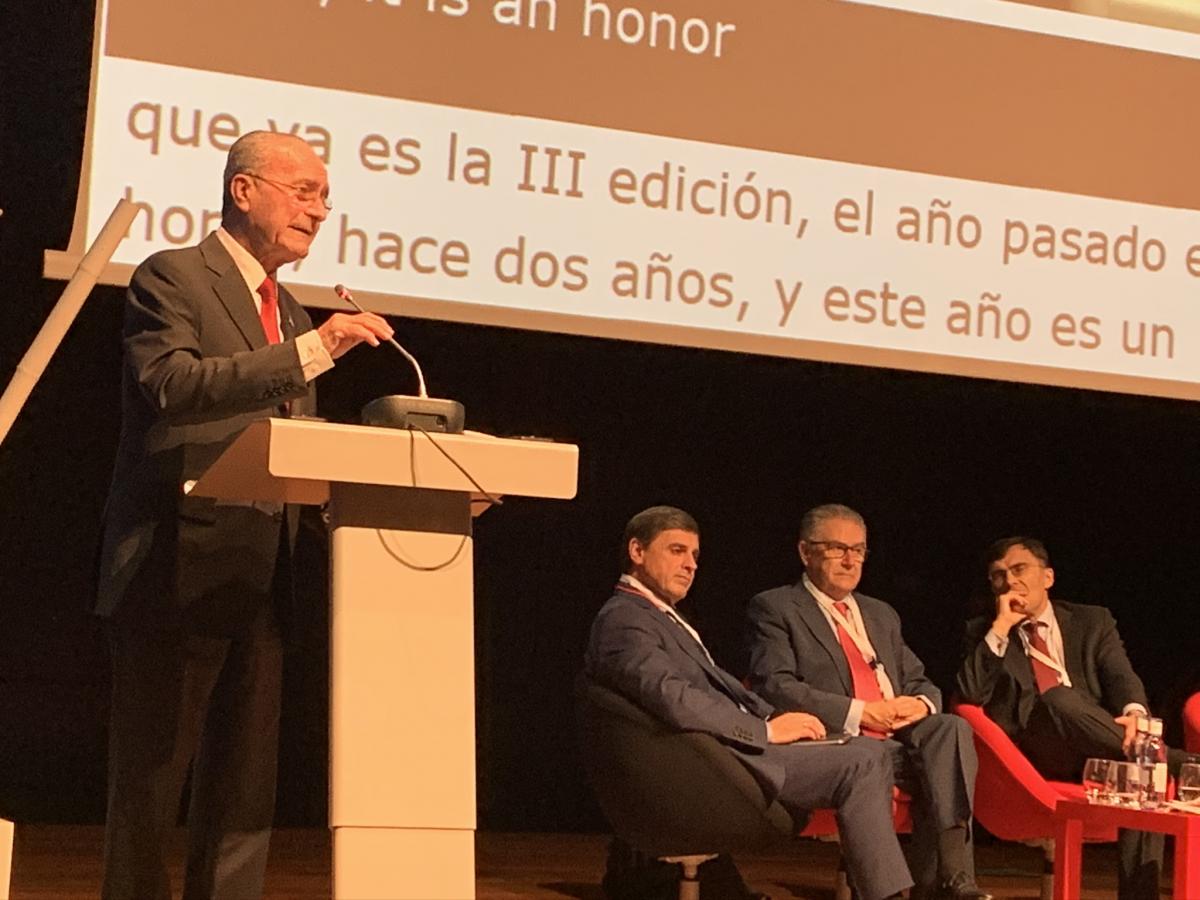 El alcalde de Málaga agradeció a Fundación ONCE su apuesta por la ciudad como referente de la accesibilidad 