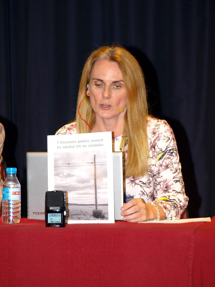La periodista, novelista y poeta Nuria del Saz es una de las principales promotoras de esta iniciativa