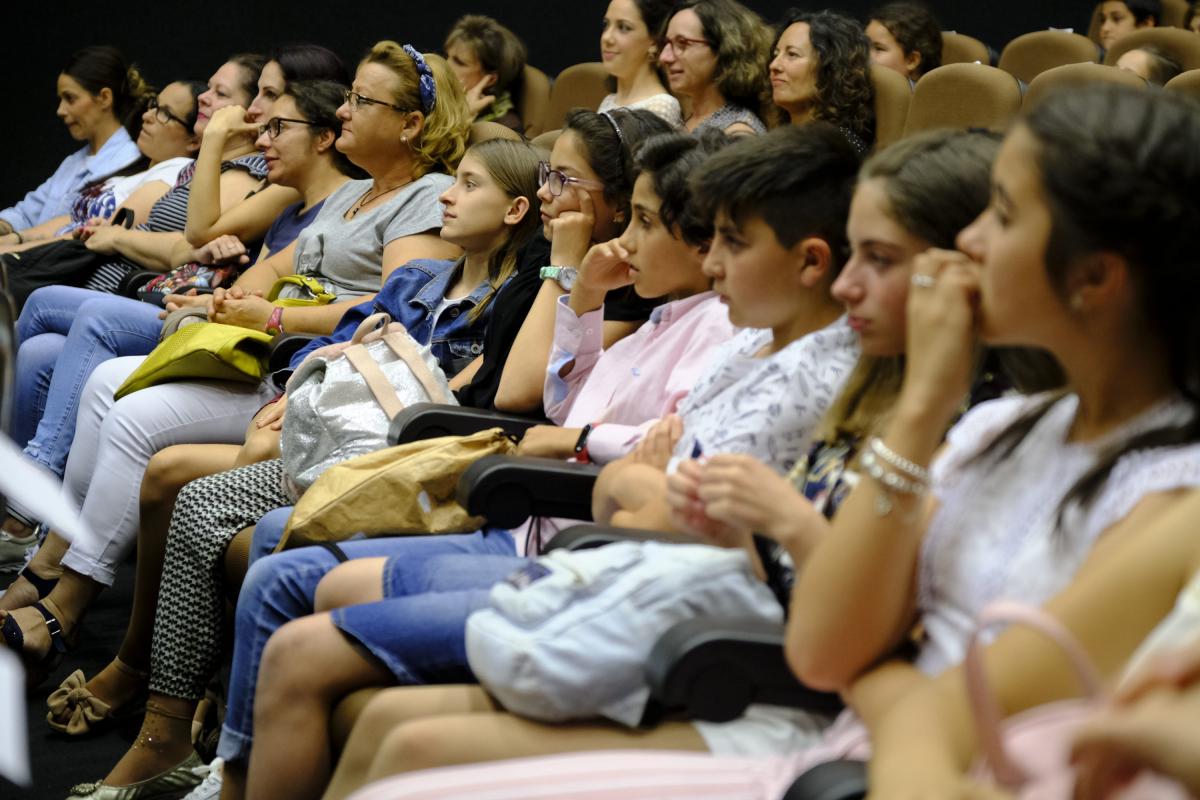 El salón de actos del CRE de Sevilla acogió la entrega de los premios del Concurso Escolar un año más