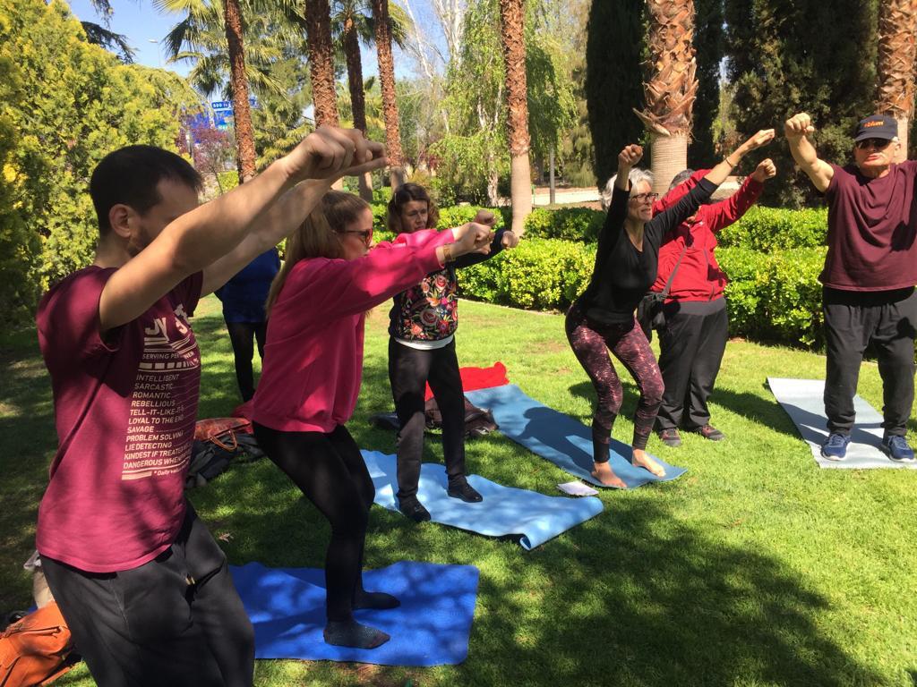 Actividad de yoga participativo en Granada