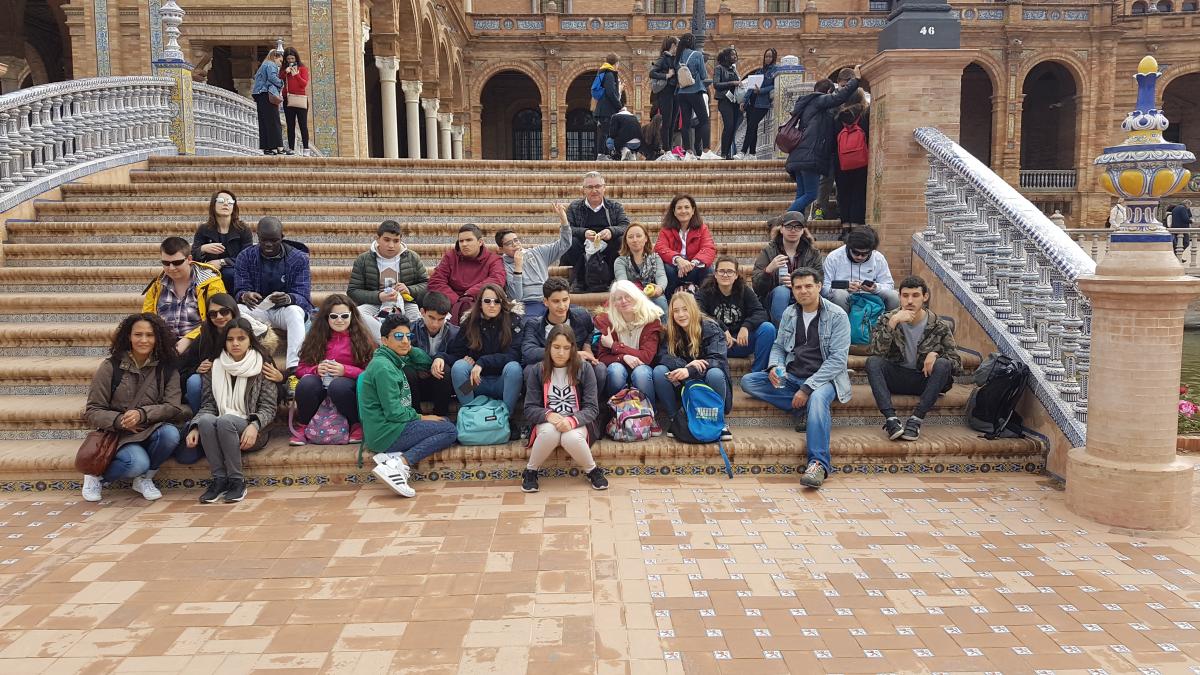 Tampoco faltó la visita a la Plaza España de Sevilla
