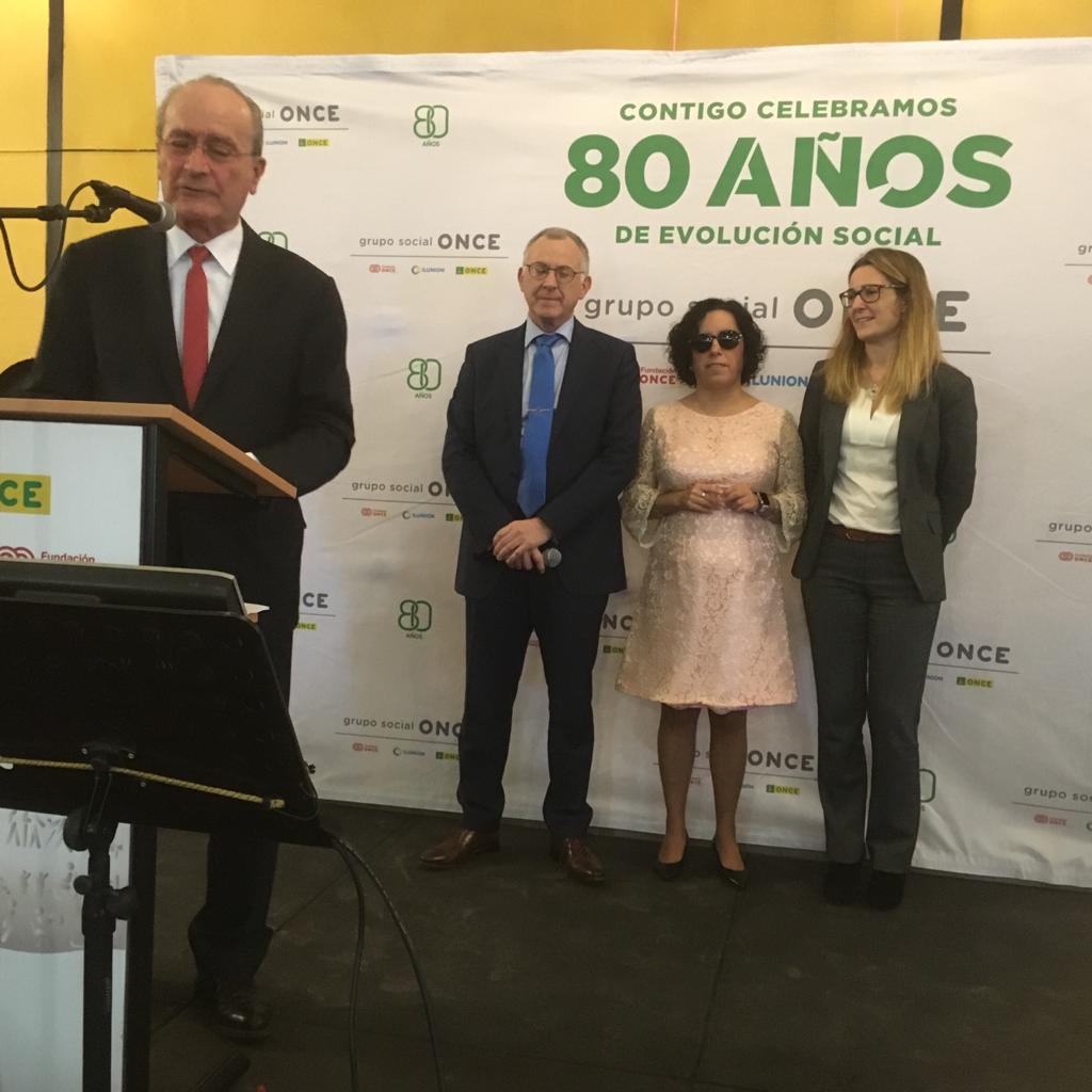 El alcalde de Málaga, Francisco de la Torre, puso como ejemplo de superación y compromiso en este país a la ONCE