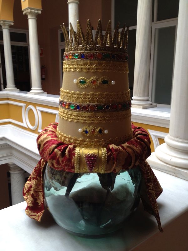 Corona del Rey Baltasar en la Cabalgata del Ateneo de Sevilla