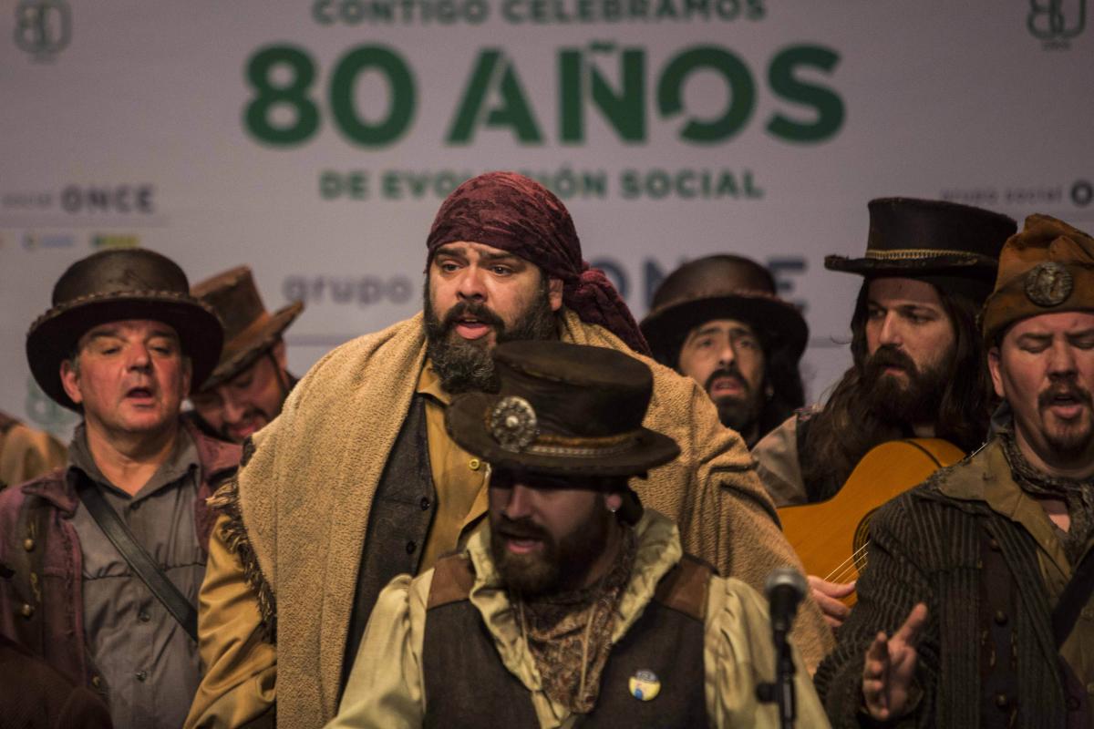 Actuación de la comparsa 'Los Zincalé', segundo premio del Fermín Salvochea 2018