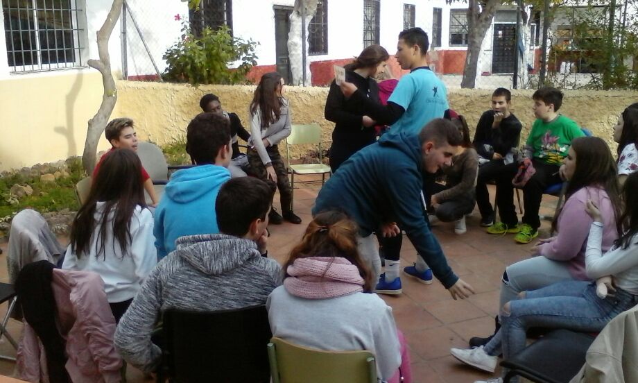 Actividad lúdica del Grupo de Secundaria y la Asociación La Candelaria de Sevilla