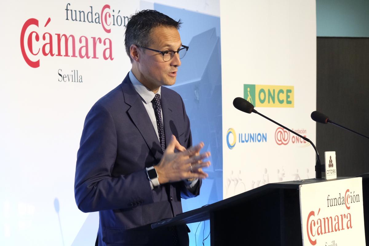 Fernando Riaño defendió el modelo de ILUNION como un referente único en el mundo empresarial