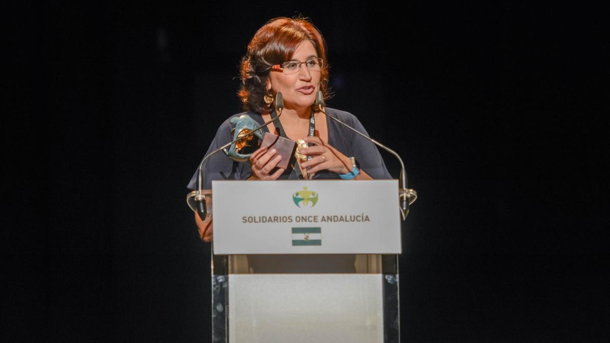 Intervención de la directora del programa Solidarios, Belén Torres Vela, tras recibir el premio