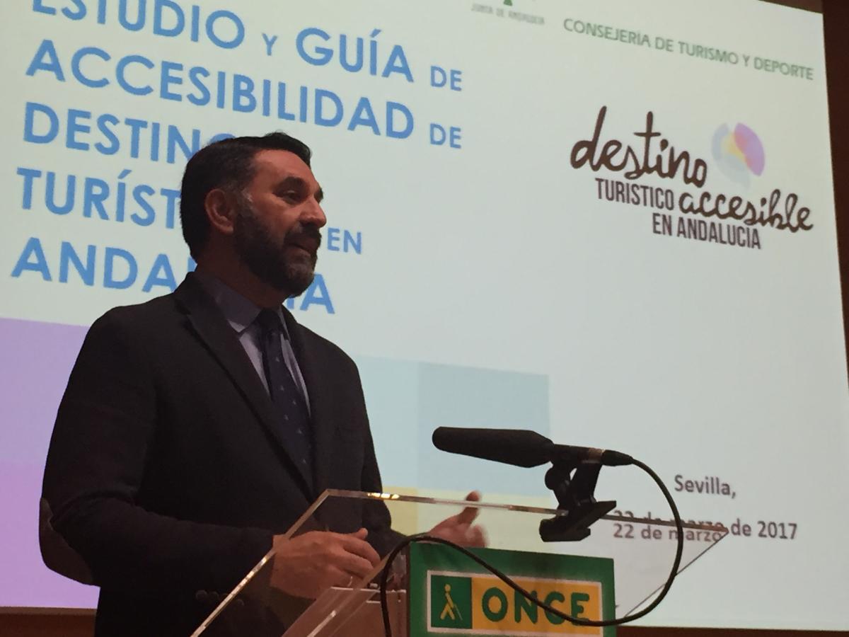 El consejero de Turismo y Deportes de la Junta de Andalucía durante su intervención