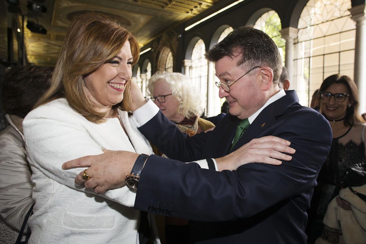 El director general de la ONCE, Ángel Sánchez, junto a la presidenta de la Junta, Susana Díaz