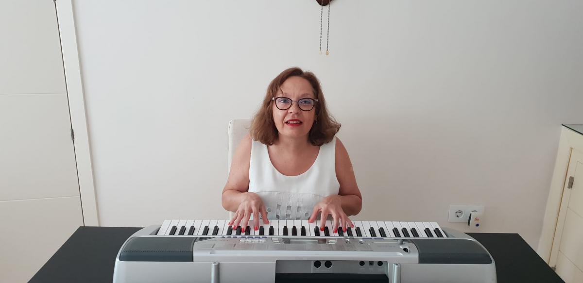 Teresa Escobar se ha matriculado ya para el próximo curso y se declara "encantada" con los logros alcanzados al piano