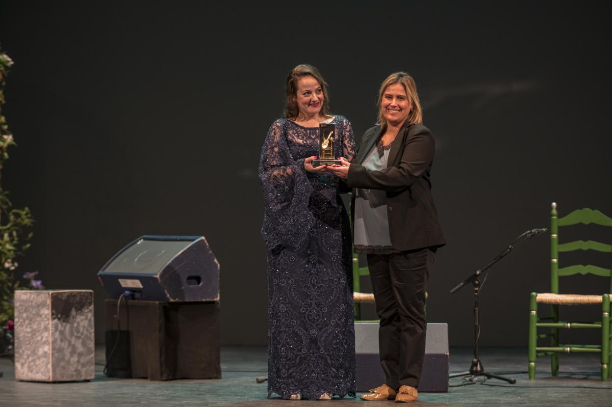 Rocío Belén Flamenco recibe el Premio al Cante de la VIII BIenal de Flamenco de la ONCE