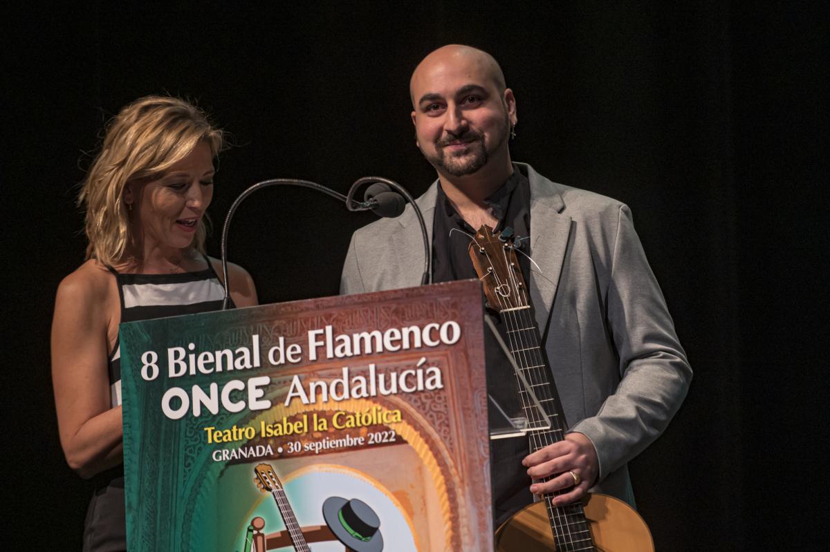 El granadino Israel Gómez agradece a la ONCE el Premio a la Guitarra