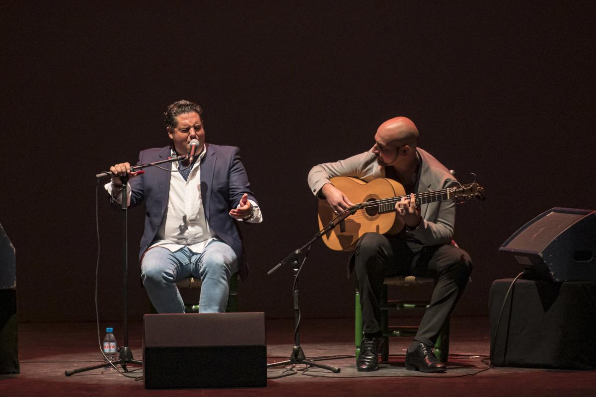Actuación de Israel Gómez acompañado al cante por Álvaro Rodríguez Acosta