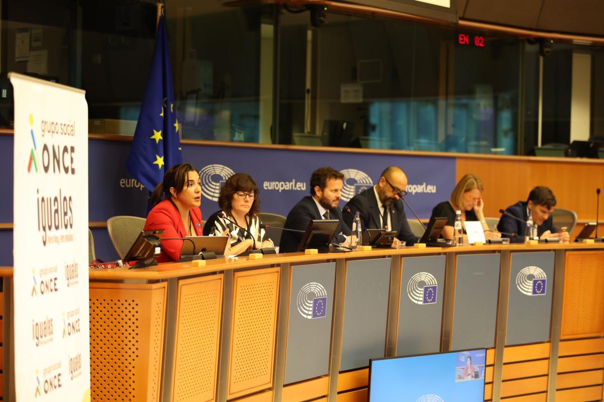 Durante las Jornadas los participantes asistieron a una mesa redonda con eurodiputados españoles