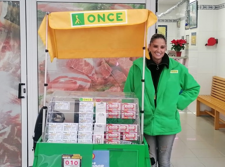 Rosa Marín, vendedora de la ONCE en Málaga