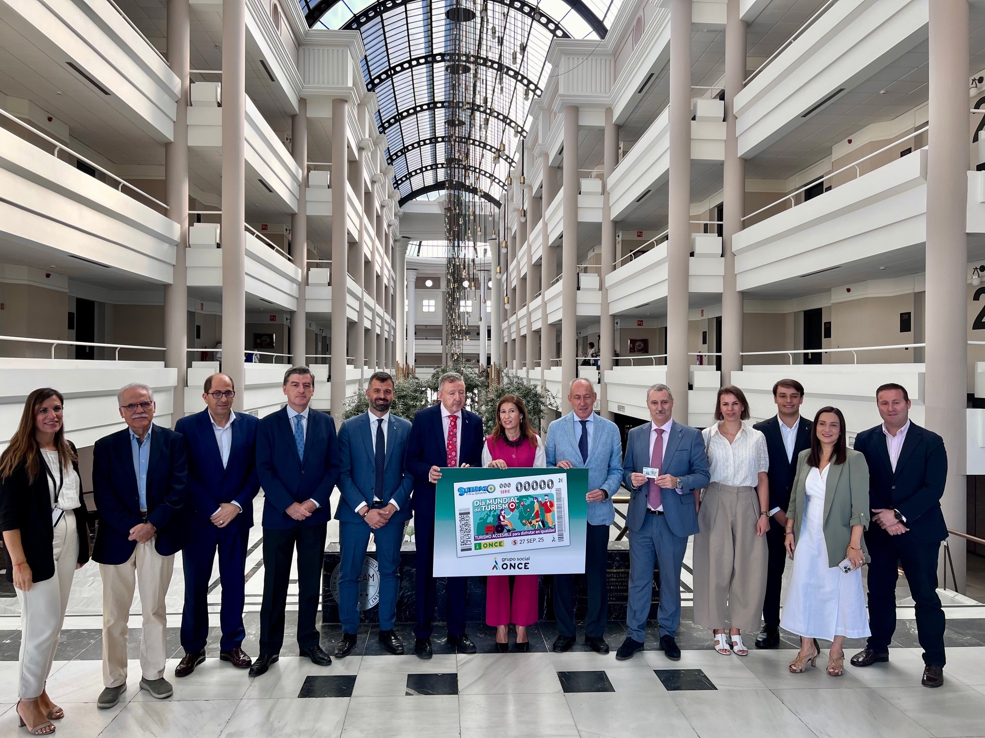 Presentación del cupón del Día del Turismo en el Hotel Ilunion Alcora Sevilla