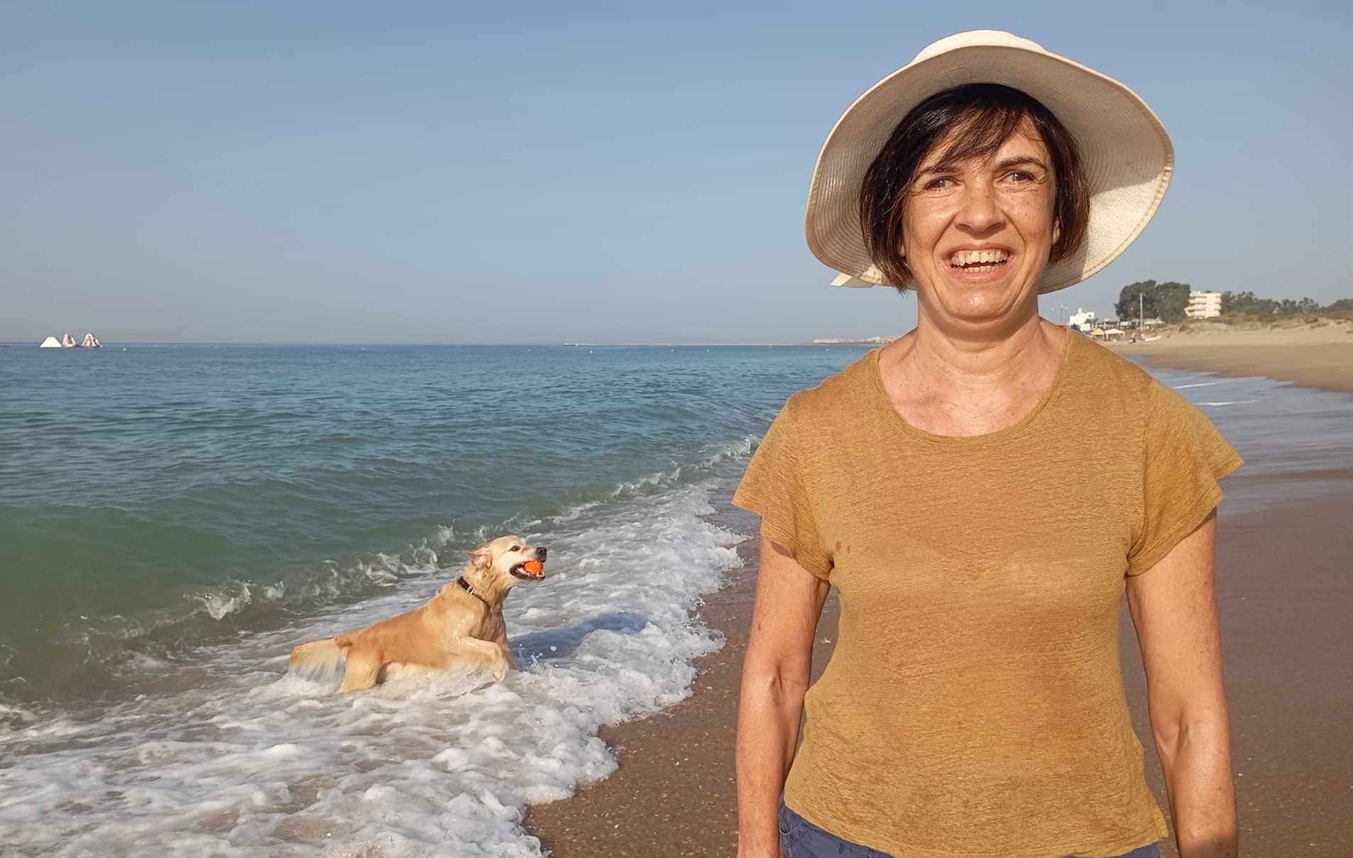 Amparo Cruz en la playa de Isla Cristina (Huelva)