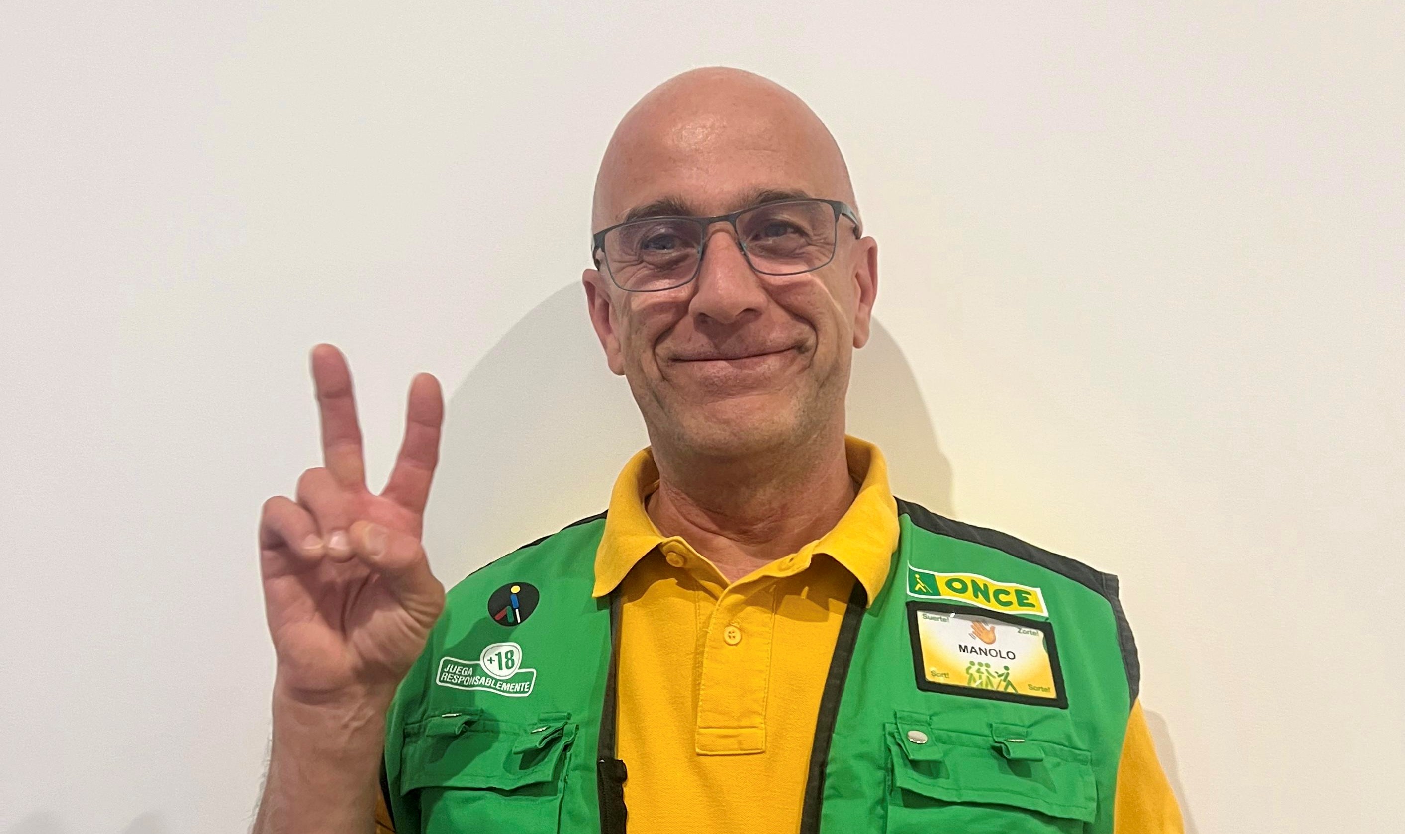 Manuel Vera, el vendedor que ha dado el Extra de Verano en Granada