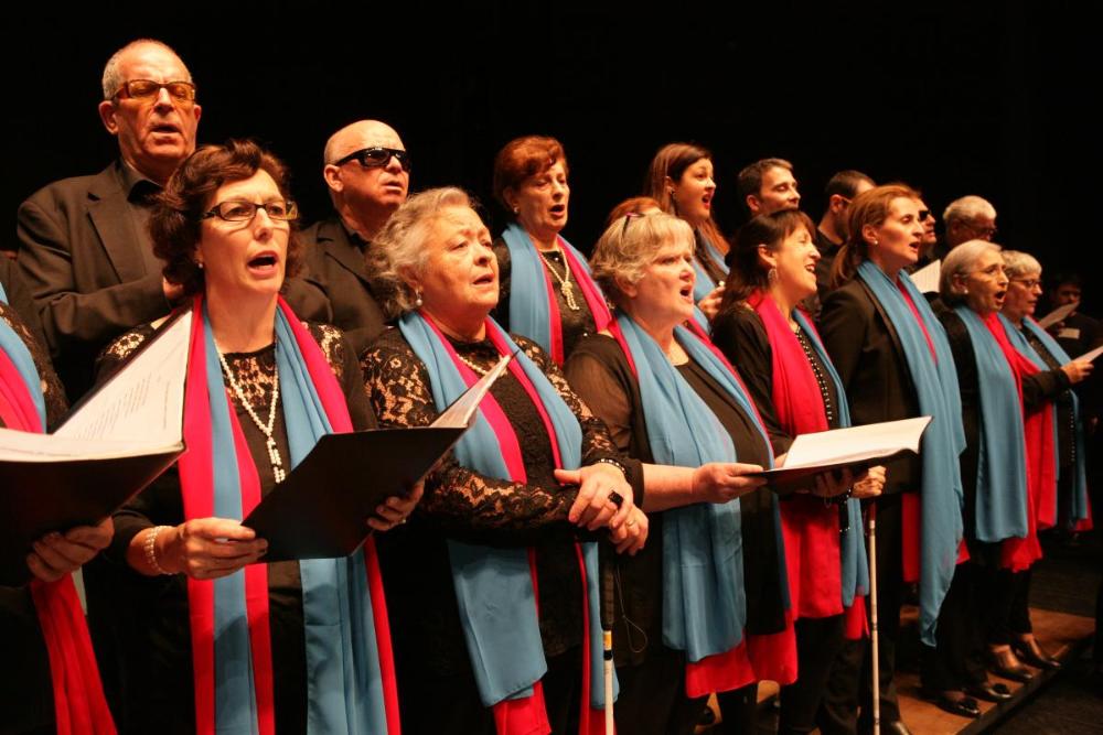 Actuación de la Coral Breogán en la gala de clausura celebrada en Huelva