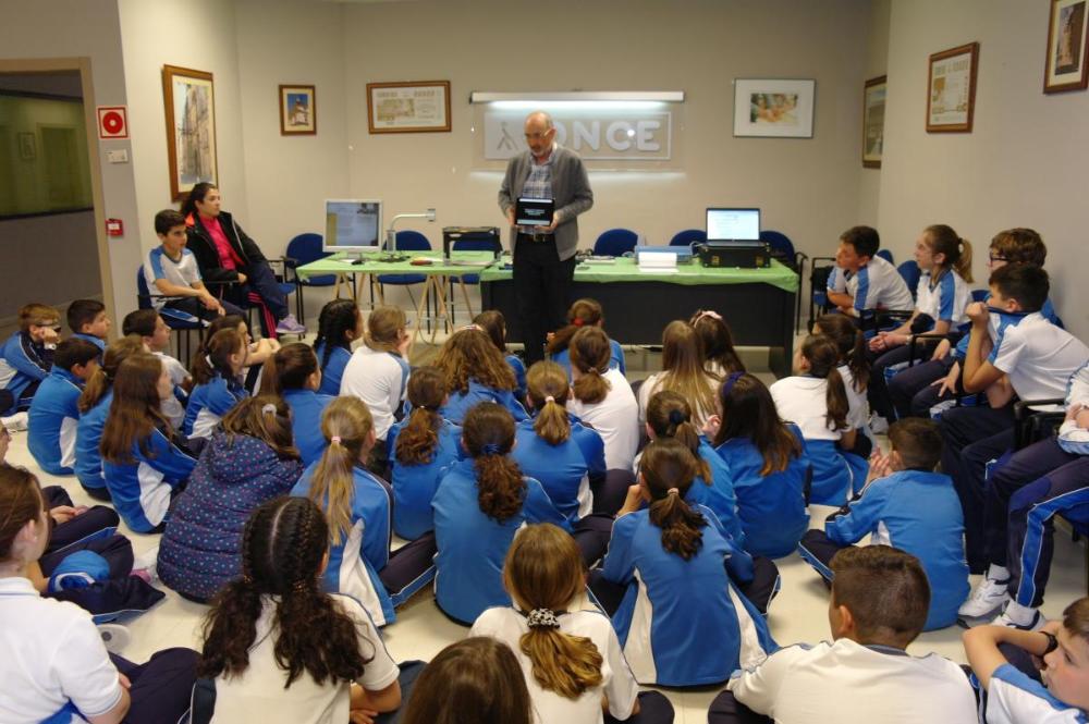 Actividad escolar de la Semana ONCE en Úbeda (Jaén)