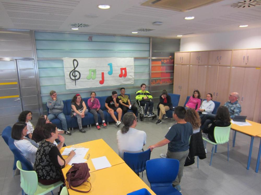 Presentación de las jornadas con la participación de alumnos y profesores