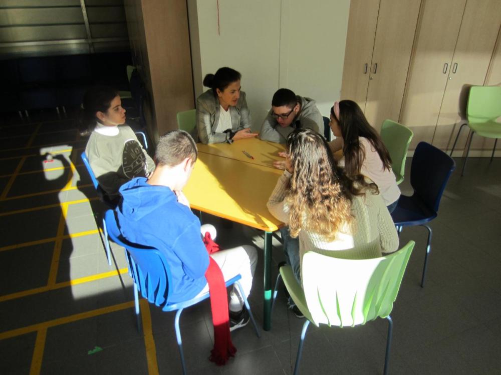 El grupo de Secundaria inmerso en otra de las actividades