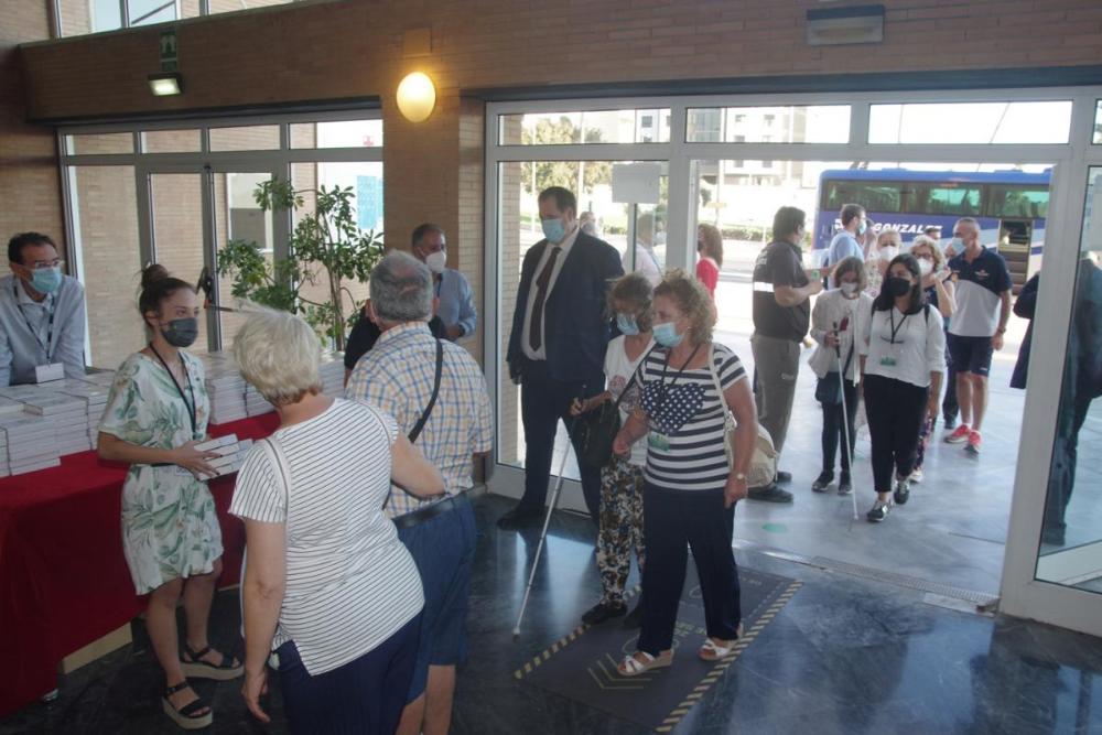 El Auditorio Maestro Padilla abre sus puertas para recibir a los cerca de 500 espectadores que asistieron a la Gala
