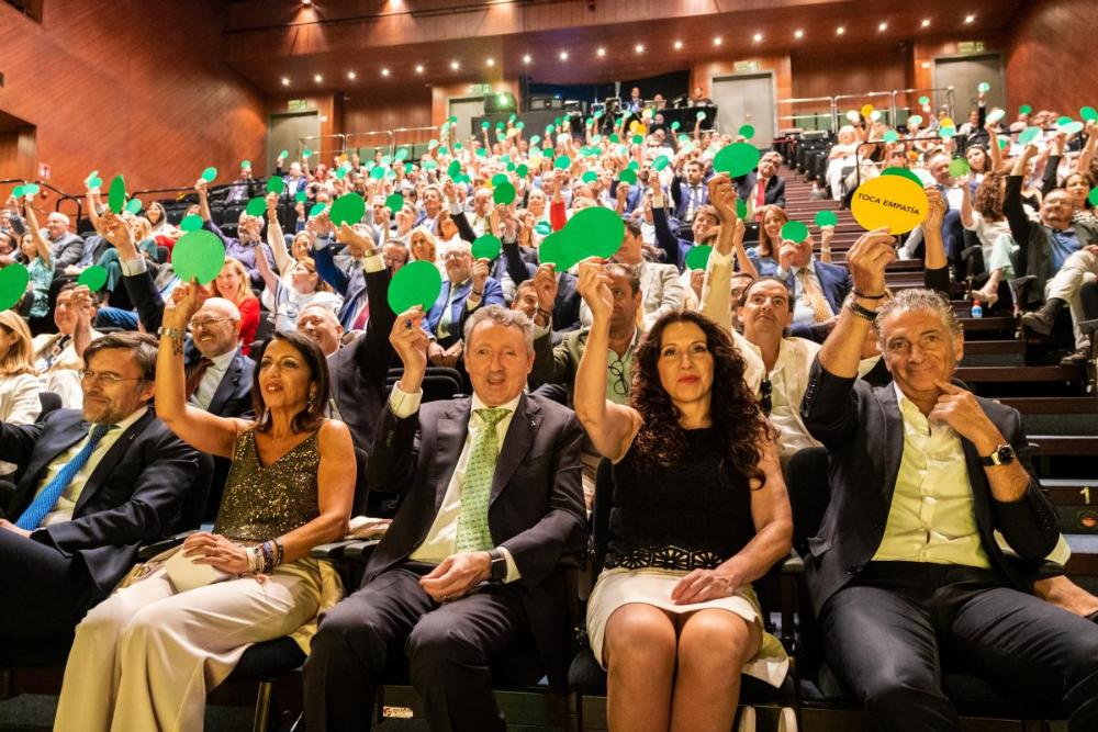 Las autoridades también se sumaron a las votaciones del público