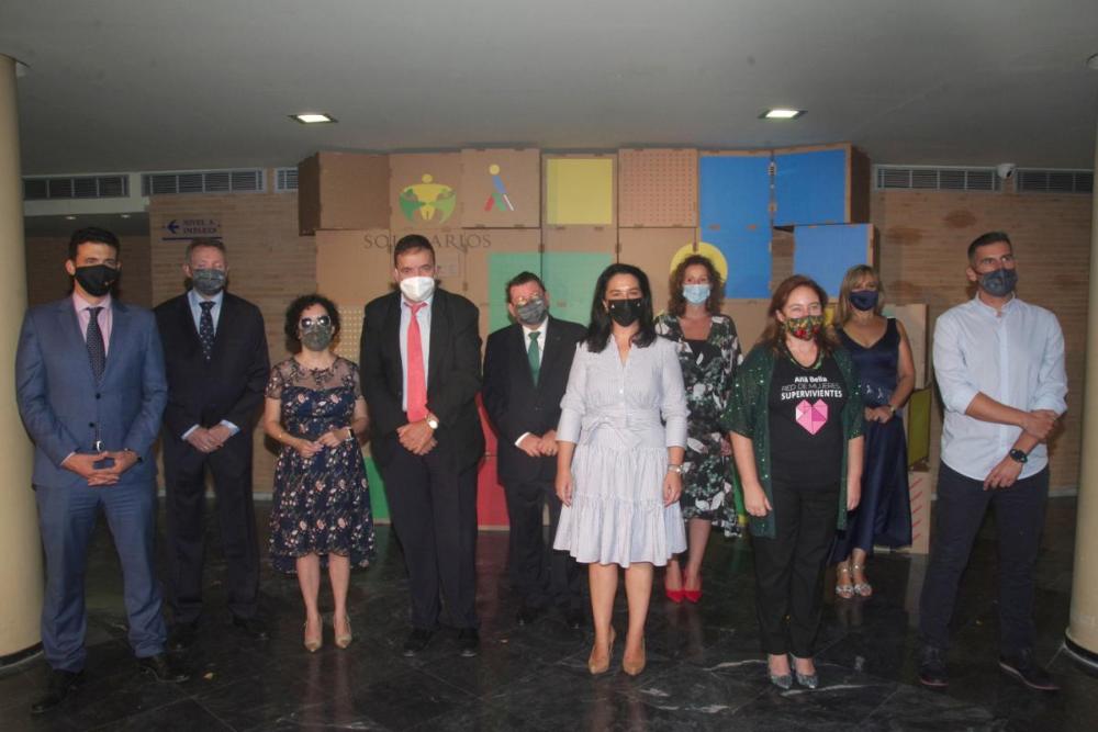 Premiados y responsables de la ONCE antes de comenzar la Gala