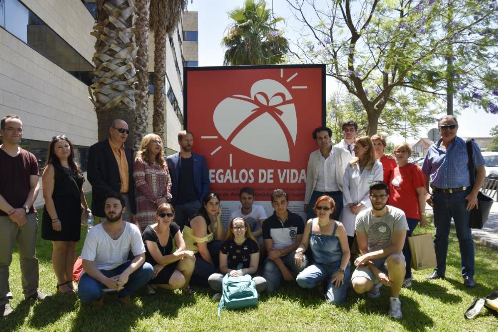 32 trabajos de de diseño gráfico participaron en la exposición Regala Vida del Hospital Reina Sofía