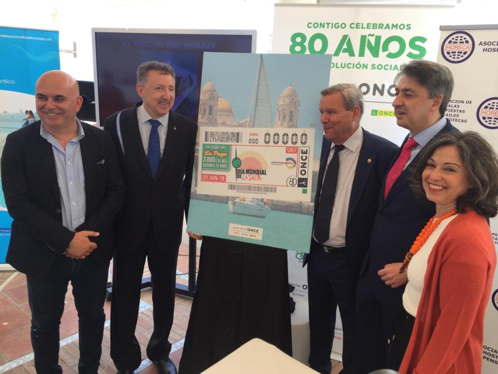 Momento de la presentación de la imagen del cupón del 21 de junio, Día Mundial de la Tapa